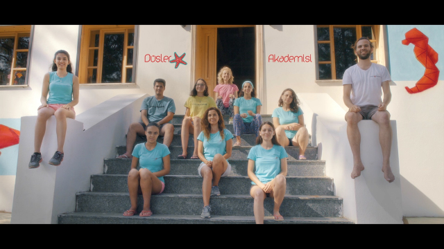 Vodafone "Düşlesen Yeter"